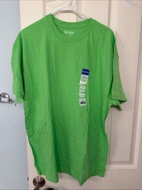 Gildan Men’s Short Sleeve Crew Neck Tee — Bright Green